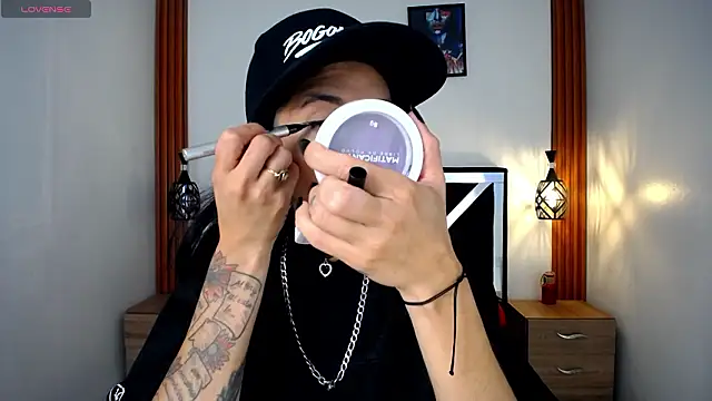 FRANCESCA LOVE  online show from 23, 3, 2026