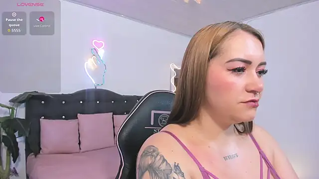 Snapshot of LUNAKITTY_TAY chatting on 23, 6, 2026 LUNAKITTY TAY online show from 23, 6, 2026