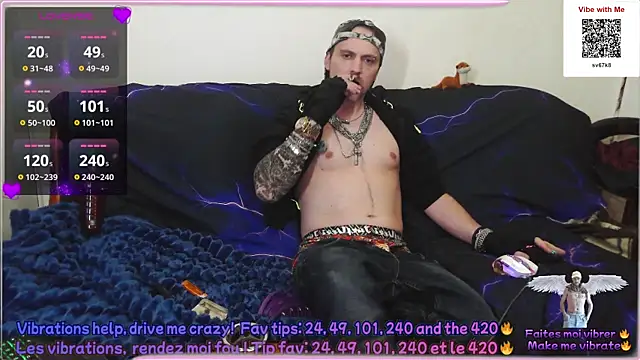 Snapshot of SwatRocShy chatting on 8, 6, 2026 SwatRocShy online show from 8, 6, 2026