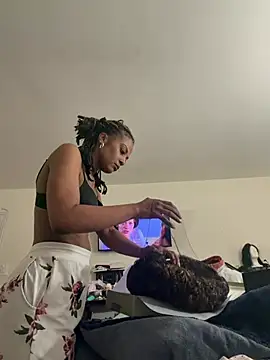 Goldie Glows63 online show from 13, 4, 2026