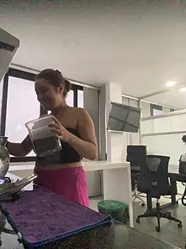 Snapshot of Emily_Harpeer chatting on 22, 2, 2026 Emily Harpeer online show from 22, 2, 2026