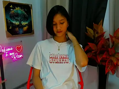 Snapshot of littlemikay chatting on 17, 2, 2026 littlemikay online show from 17, 2, 2026