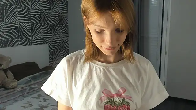 Snapshot of Kiracute18 chatting on 31, 7, 2026 Kiracute18 online show from 31, 7, 2026