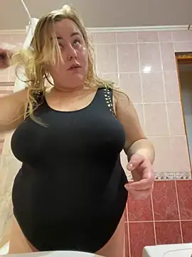 Mommy-girl-Lola online show from 25, 2, 2026