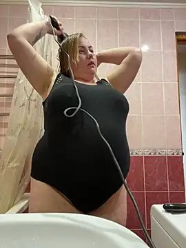 Mommy-girl-Lola online show from 2, 3, 2026