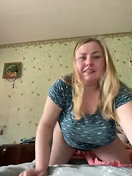 Mommy-girl-Lola online show from 7, 4, 2026