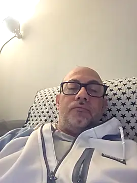 Snapshot of pareja47 chatting on 9, 5, 2026 pareja47 online show from 9, 5, 2026