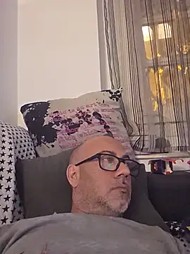 Snapshot of pareja47 chatting on 15, 5, 2026 pareja47 online show from 15, 5, 2026