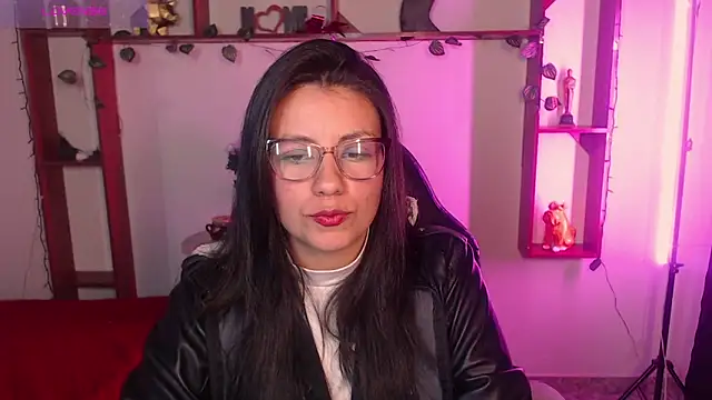 Snapshot of QueenRose94 chatting on 27, 3, 2026 QueenRose94 online show from 27, 3, 2026