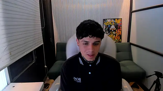 Snapshot of Declan-Foxx chatting on 14, 4, 2026 Declan-Foxx online show from 14, 4, 2026