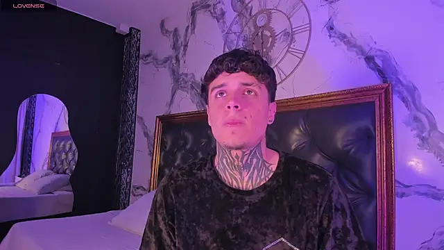 Snapshot of Declan-Foxx chatting on 16, 4, 2026 Declan-Foxx online show from 16, 4, 2026