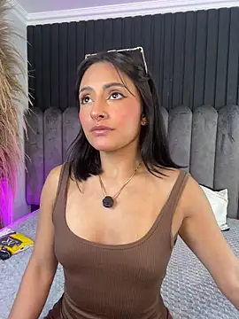 Nanda vixen  online show from 8, 4, 2026