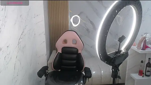 lili mint tf online show from 14, 4, 2026