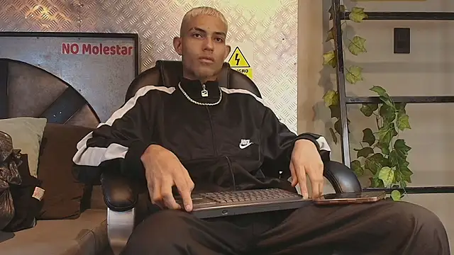 ItsZairen online show from 17, 2, 2026