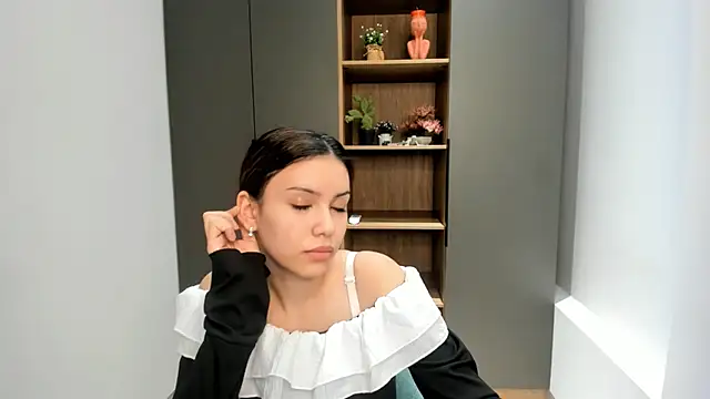 SulemaNeugin online show from 10, 2, 2026