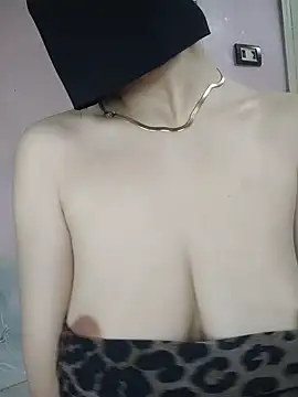 Snapshot of Nada_Oh chatting on 9, 7, 2026 Nada Oh online show from 9, 7, 2026
