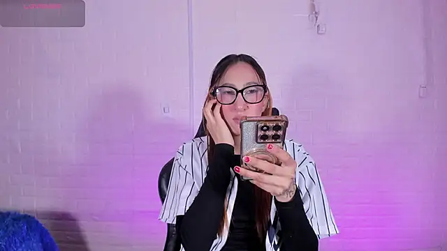 Sara Love 1 online show from 25, 3, 2026