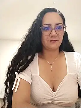 Snapshot of Salma-sweet chatting on 10, 8, 2026 Salma-sweet online show from 10, 8, 2026