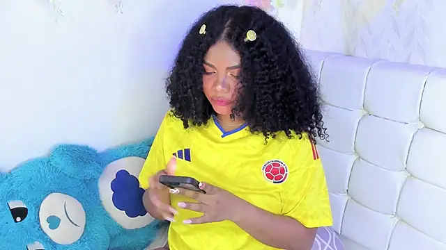 Snapshot of Angel_Belll chatting on 18, 6, 2026 Angel Belll online show from 18, 6, 2026
