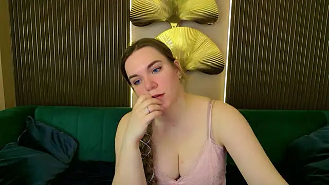 Teona Owenss online show from 6, 4, 2026