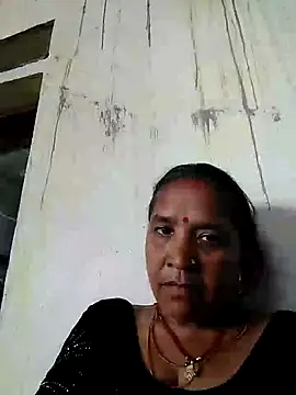Snapshot of Loomaraj chatting on 7, 6, 2026 Loomaraj online show from 7, 6, 2026
