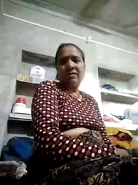 Snapshot of Loomaraj chatting on 8, 6, 2026 Loomaraj online show from 8, 6, 2026