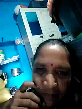 Snapshot of Loomaraj chatting on 9, 6, 2026 Loomaraj online show from 9, 6, 2026