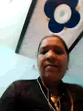 Snapshot of Loomaraj chatting on 10, 6, 2026 Loomaraj online show from 10, 6, 2026