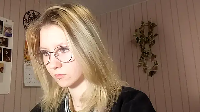 RunawayBr1de online show from 24, 2, 2026