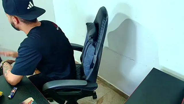 Xanderstone00 online show from 9, 3, 2026