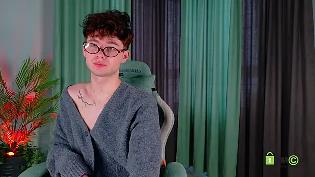 Snapshot of moon_Gloww chatting on 24, 3, 2026 moon Gloww online show from 24, 3, 2026