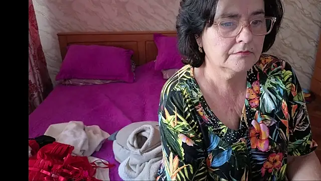 xMaryxAnne online show from 16, 4, 2026