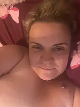 Piper Milf 36 online show from 18, 6, 2026