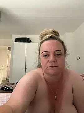 Piper Milf 36 online show from 17, 7, 2026