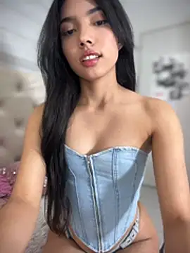 Snapshot of jadelaurent chatting on 5, 7, 2026 jadelaurent online show from 5, 7, 2026