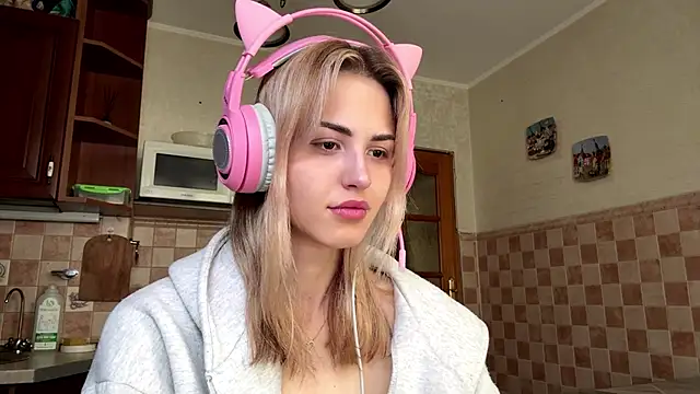 Snapshot of Evva_mayy chatting on 11, 5, 2026 Evva mayy online show from 11, 5, 2026