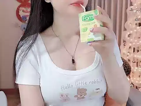 Snapshot of Agnelyn___ chatting on 7, 4, 2026 Agnelyn online show from 7, 4, 2026