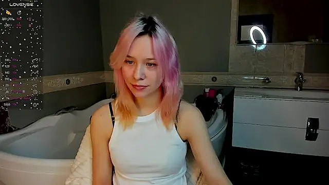 EmilyTrase online show from 17, 4, 2026