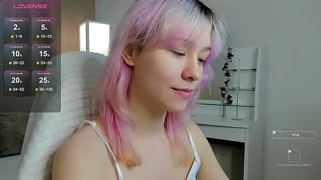 Snapshot of EmilyTrase chatting on 12, 6, 2026 EmilyTrase online show from 12, 6, 2026