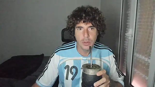 Snapshot of joaquin420_hot chatting on 24, 4, 2026 joaquin420 hot online show from 24, 4, 2026