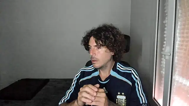 Snapshot of joaquin420_hot chatting on 3, 5, 2026 joaquin420 hot online show from 3, 5, 2026
