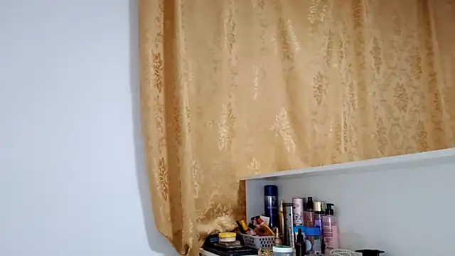 EsterSantopietro online show from 25, 2, 2026