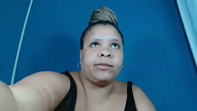 Snapshot of Sweet-Bella17 chatting on 30, 4, 2026 Sweet-Bella17 online show from 30, 4, 2026