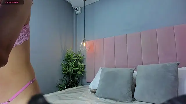 ChloeStars  online show from 15, 4, 2026