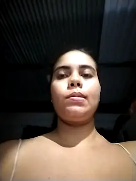 Snapshot of emily_prettygirl chatting on 4, 3, 2026 emily prettygirl online show from 4, 3, 2026