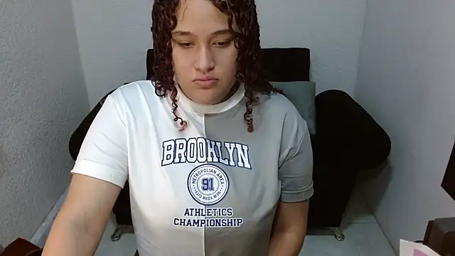 leilanewgirl online show from 13, 3, 2026