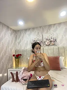 Snapshot of Brisa_Silva chatting on 6, 7, 2026 Brisa Silva online show from 6, 7, 2026