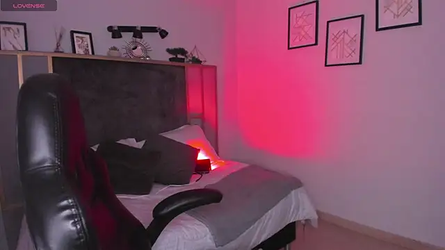 Snapshot of Lola_12_ chatting on 16, 4, 2026 Lola 12 online show from 16, 4, 2026