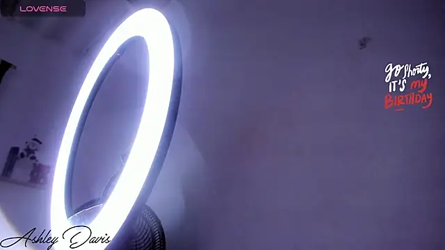 AsshleyDavis online show from 18, 4, 2026