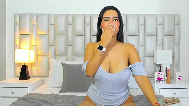 paola katy dicks online show from 17, 4, 2026